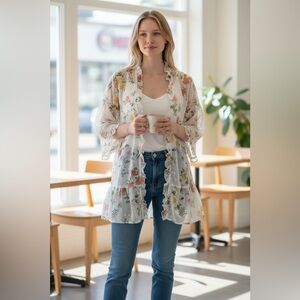 Doe & Rae Open Front Short Sleeve Floral Kimono Lightweight Sheer NWOT